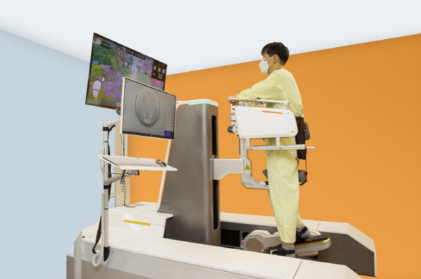 강북삼성병원이 이번에 도입한 보행 재활 로봇은 큐렉소의 ‘모닝워크 2세대(Morning Walk S200)’이다.