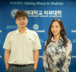 교신저자 김상우 교수(왼쪽), 제1저자 하유진 박사