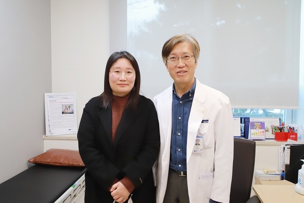 (좌측부터) 환자 홍 씨와 임수빈 교수